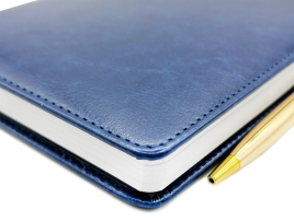 Ежедневник недатированный А5 145*210мм искусственная кожа " KWELT " 128л Soft Touch Темно-синий, кле